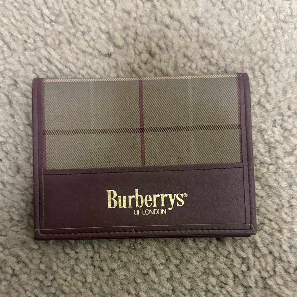 Burberry’s Card Holder/Mini Agenda